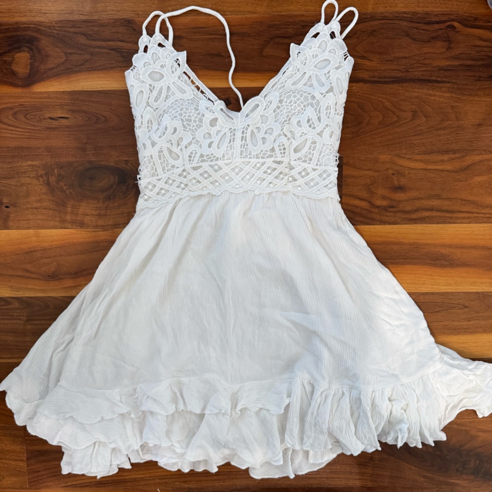 Elegant White Lace Mini Dress
